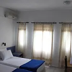 Omar & Hotel Torba