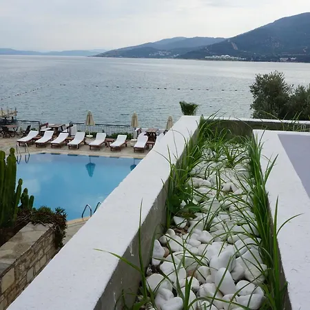 Omar & Otel 3*