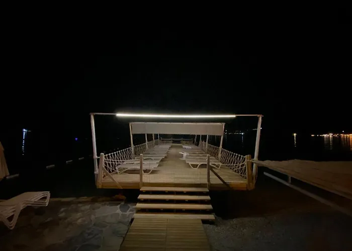 Отель Omar & 3*