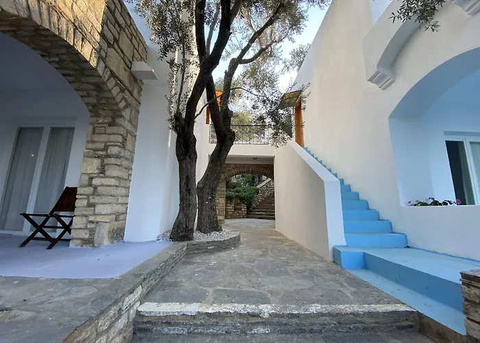 Omar & Отель 3*