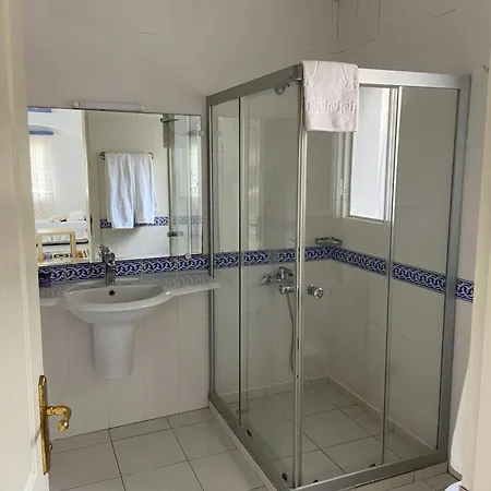 Hotel Omar & 3*