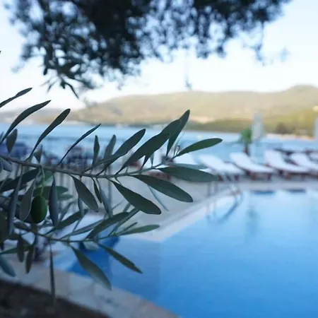 Omar & Отель 3*