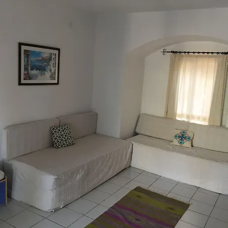 Omar & Отель Торба