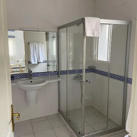 Hotel Omar & 3*
